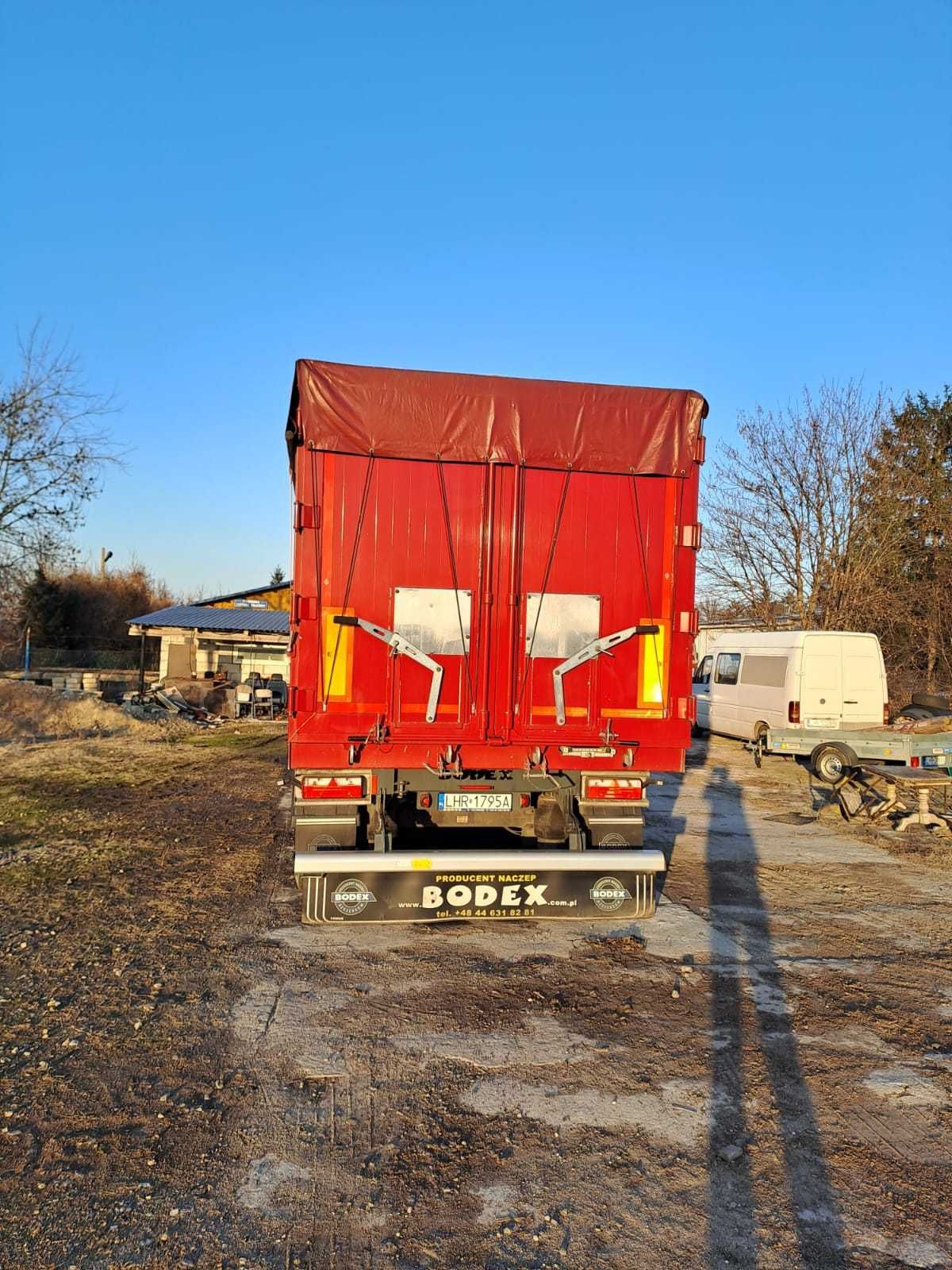 Renault T + naczepa Bodex