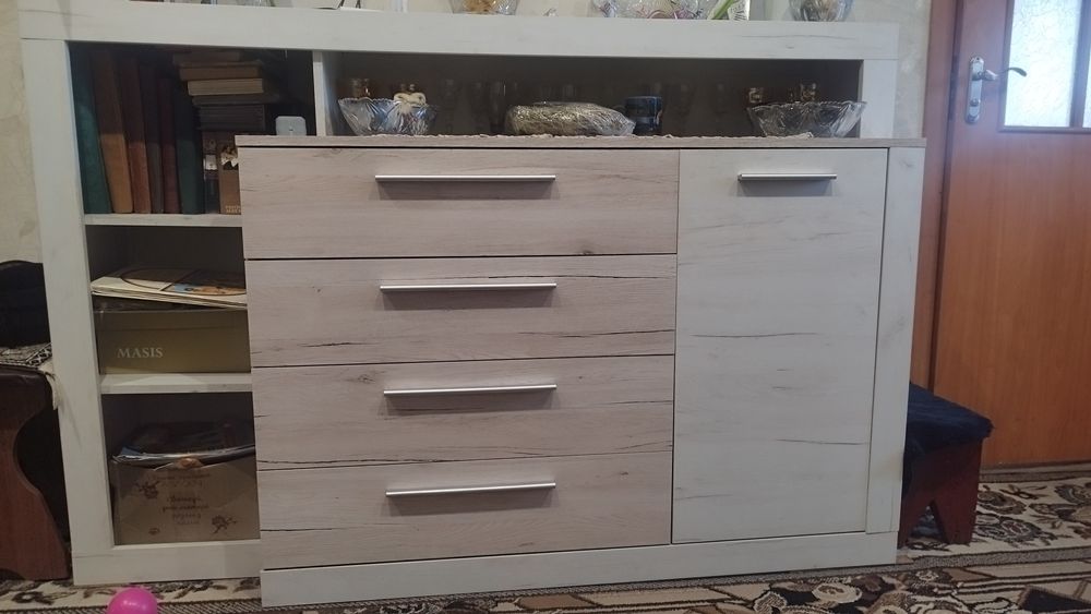 Продам комод в місткий