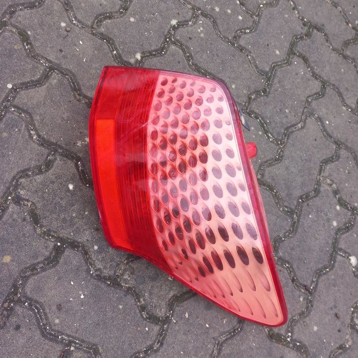 Farol traseiro lado passageiro peugeot 407 sw