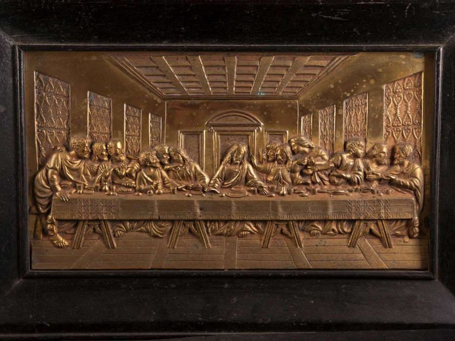 Placa em bronze, assinado Leonel