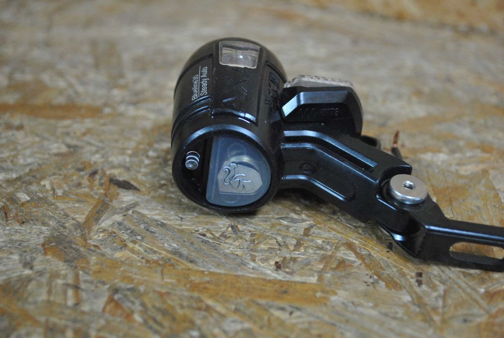 Lampa Rowerowa AXA BLUELINE 30 STEADY AUTO Czujnik Zmierzchu 2