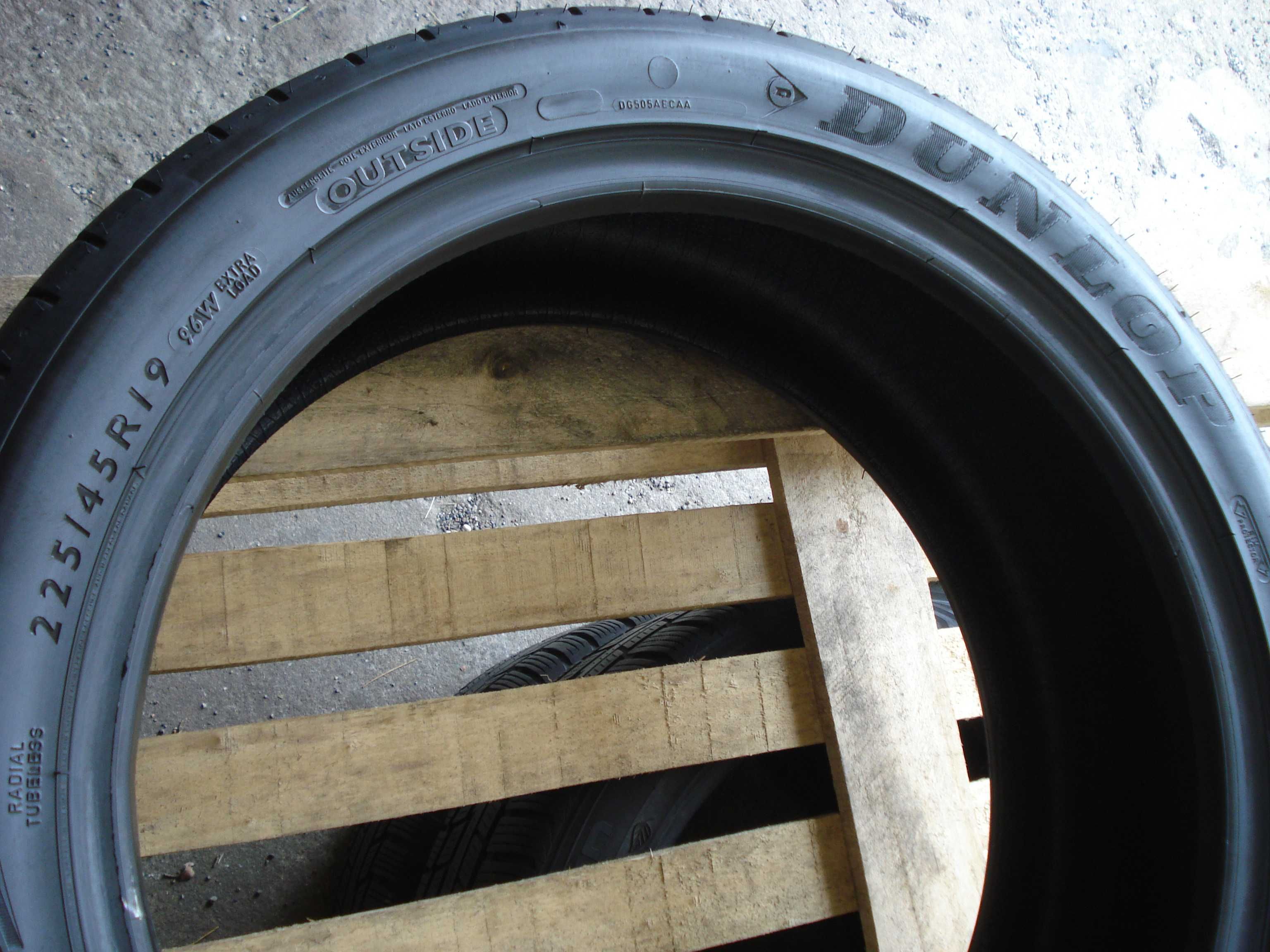 Dunlop Sport Maxx RT  225/45 r 19  2 - sztuki letnie
