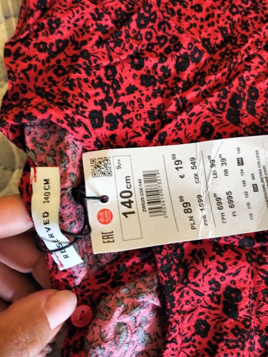 Sprzedam Sukienkę Dziewczęca rozmiar 140 nowa z metką