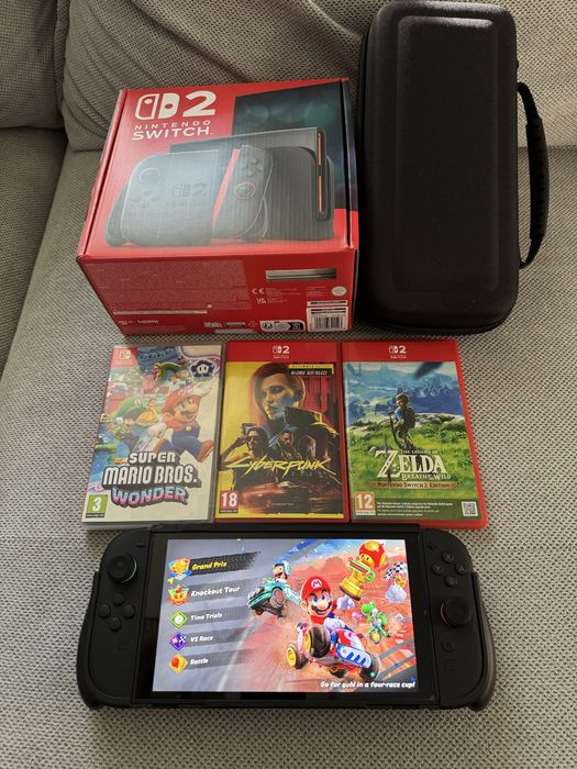• Konsola Nintendo Switch 2 + Etui + Case •