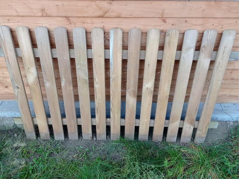 Wyprzedaż płotów drewnianych sztachetowych