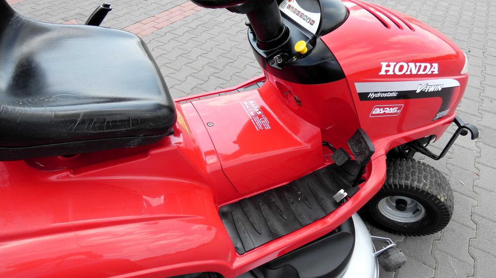 Traktorek kosiarka HONDA 2620 2 Cylindry 122cm (060604.5) - Baras
