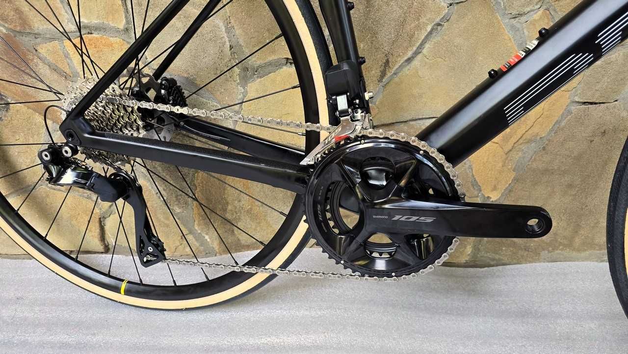 Карбоновий шосейний велосипед BMC Roadmachine 01 FIVE Ultegra Di2