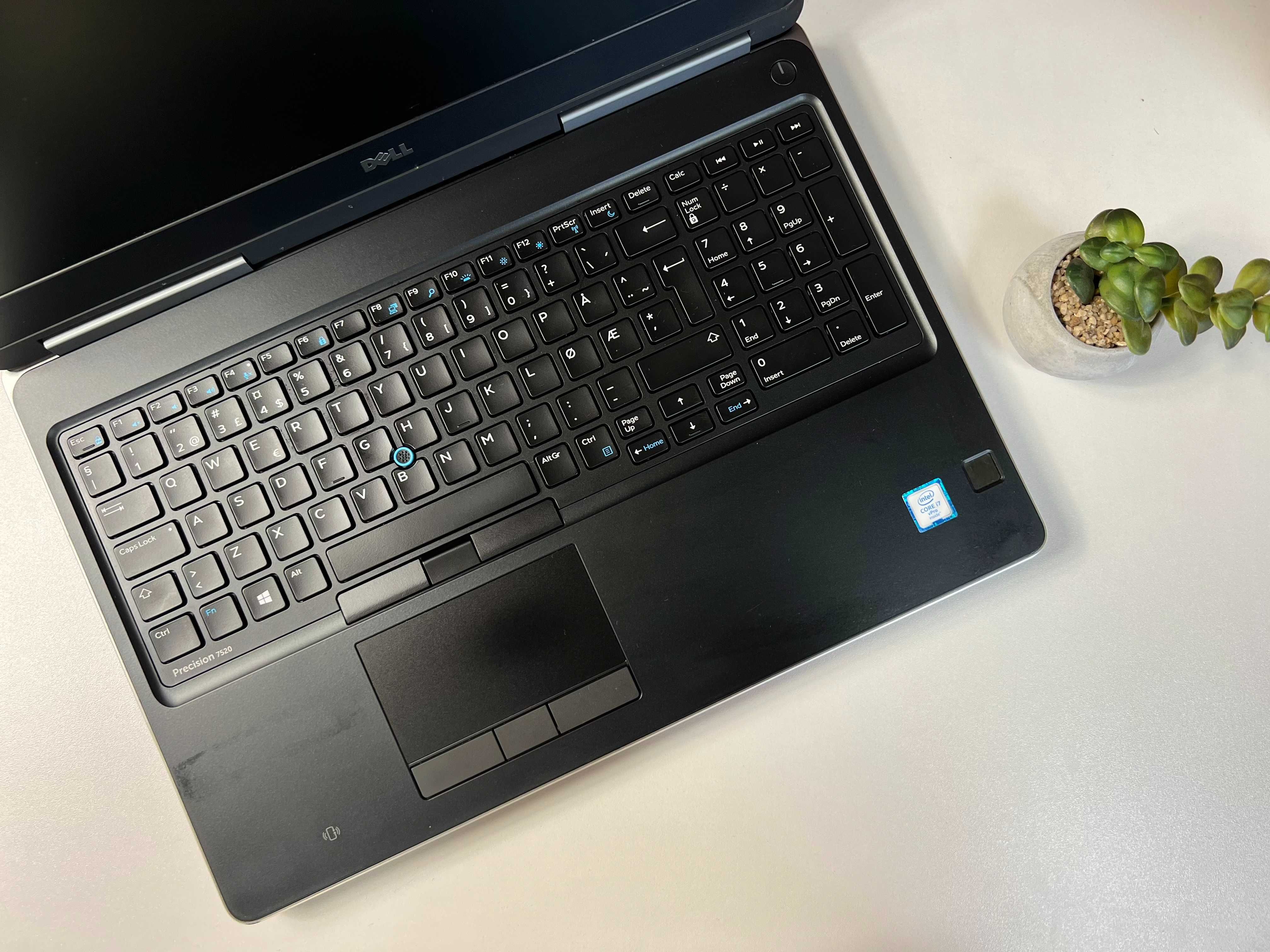 Quadro M2200 4GB·Dell Precision 7520·i7-6820HQ·16GB+SSD256·15.6"FHD