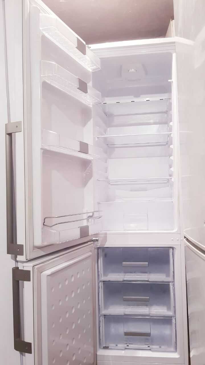 Холодильник Gram KF3296-90 ( 175 см) з Європи