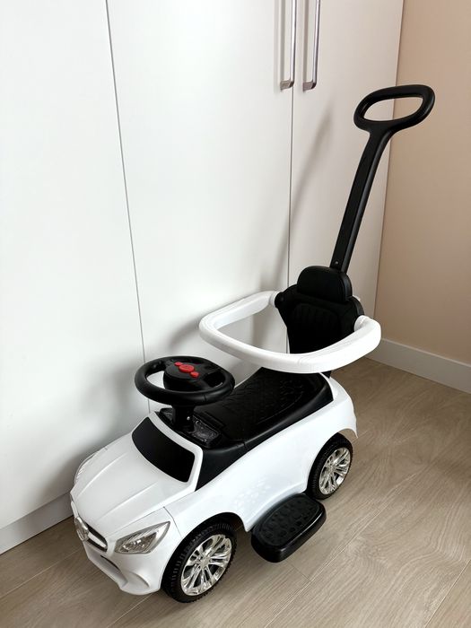Машинка каталка-толокар біла