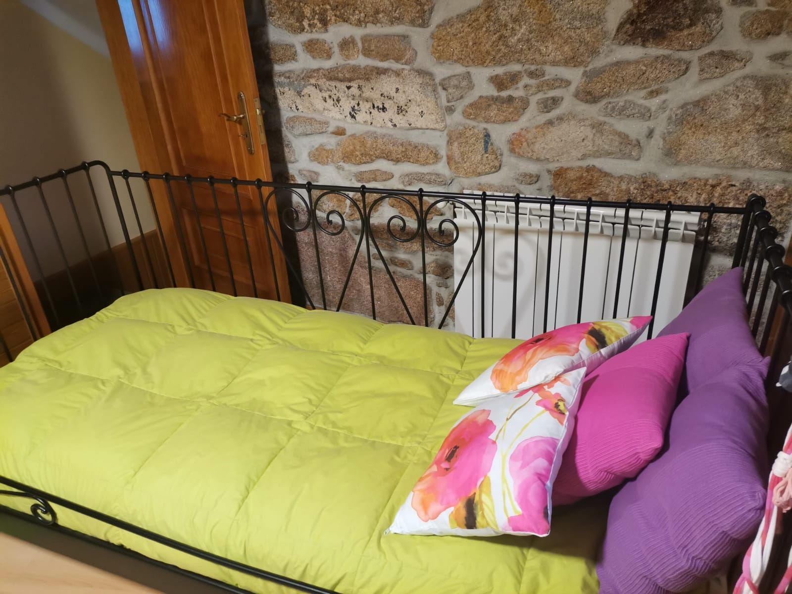 Conjunto completo de camas de solteiro