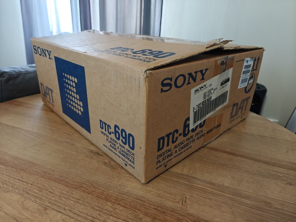 Sony DTC-690 Pilot,karton BDB