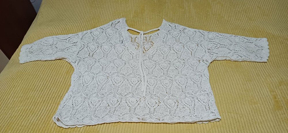 Ażurowy sweterek damski firmy  Reserved