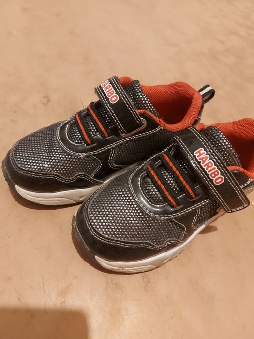 Кроссовки девочка