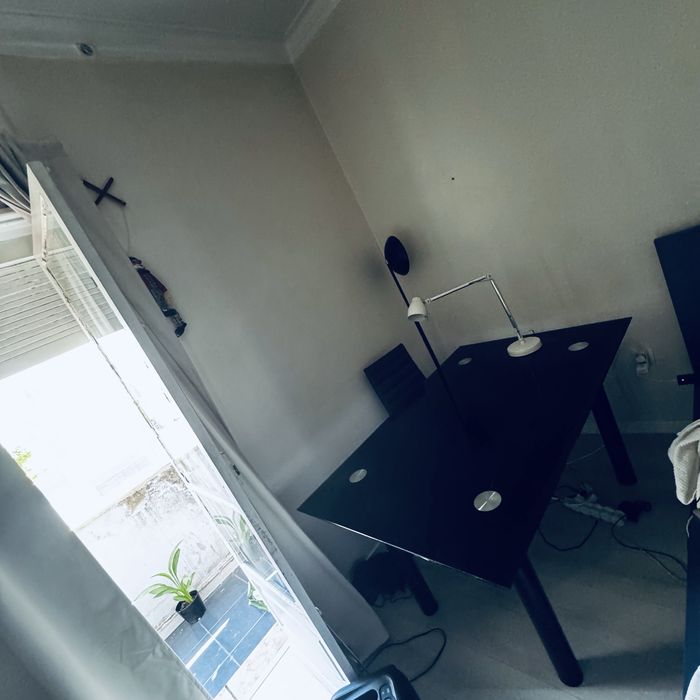 Mesa de sala preta vidro como nova !!!