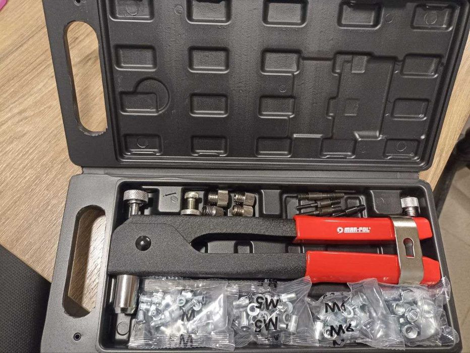 Заклепочник ручний. Заклепочник для різьбових заклепок. Заклепочник.