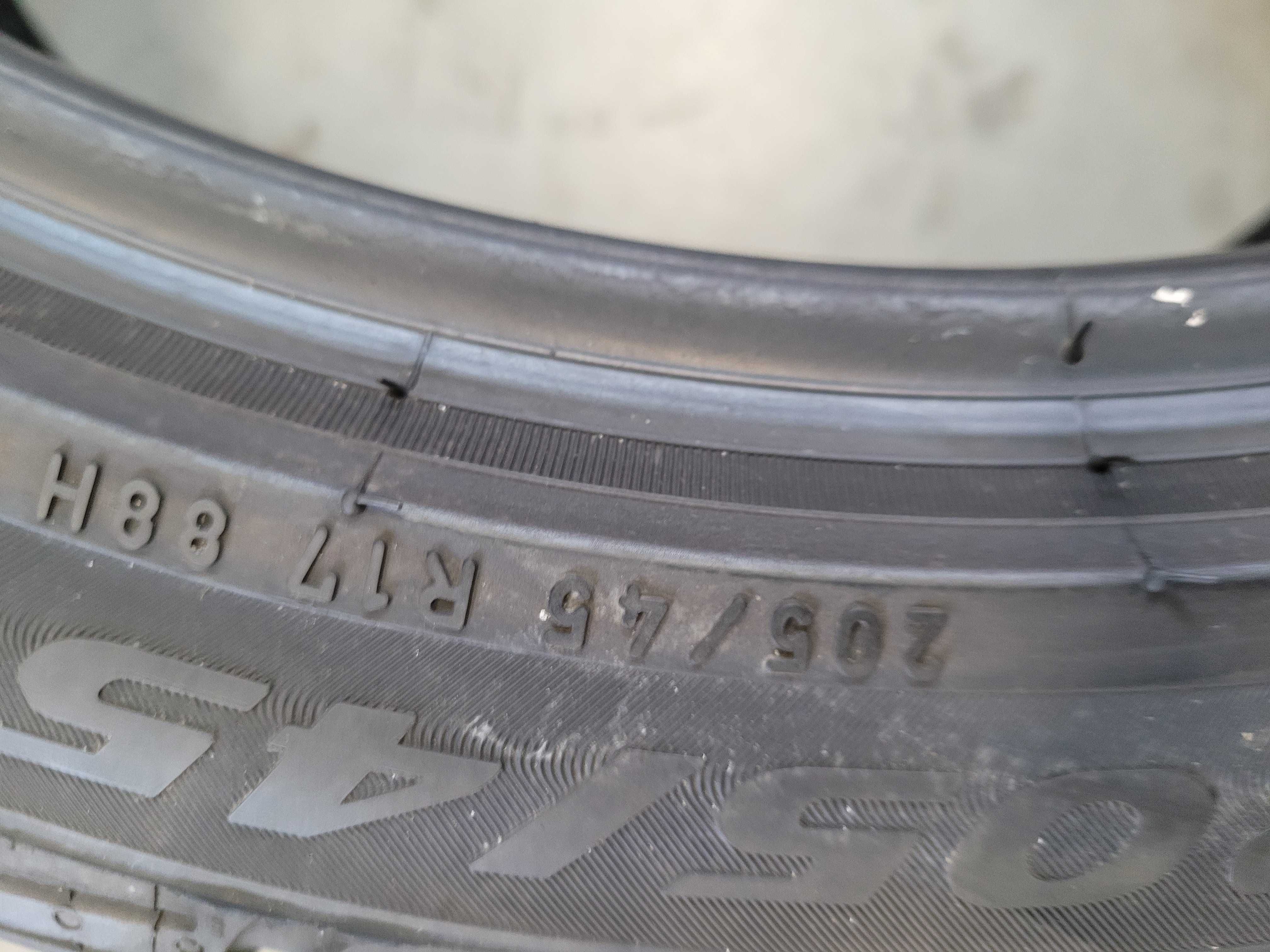 Opona Pirelli 205/45 R 17