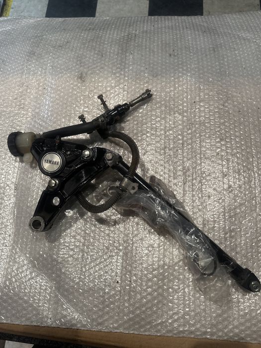 ZACISK pompa Stopka Hamulca Czujnik zbiornicze YAMAHA FJ 1100 V192