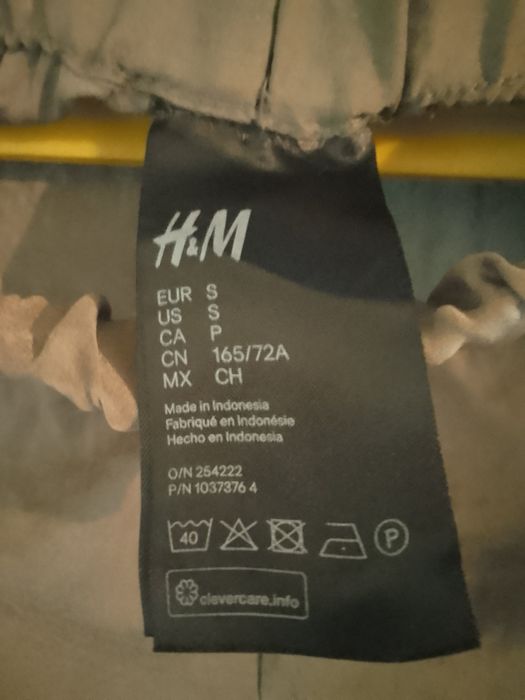 Легкі літні жіночі штани.