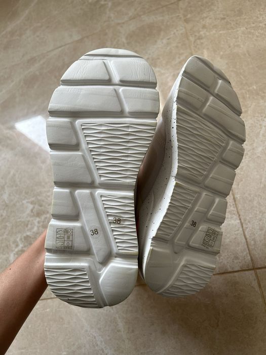 Новые кроссовки, привезены из Испании