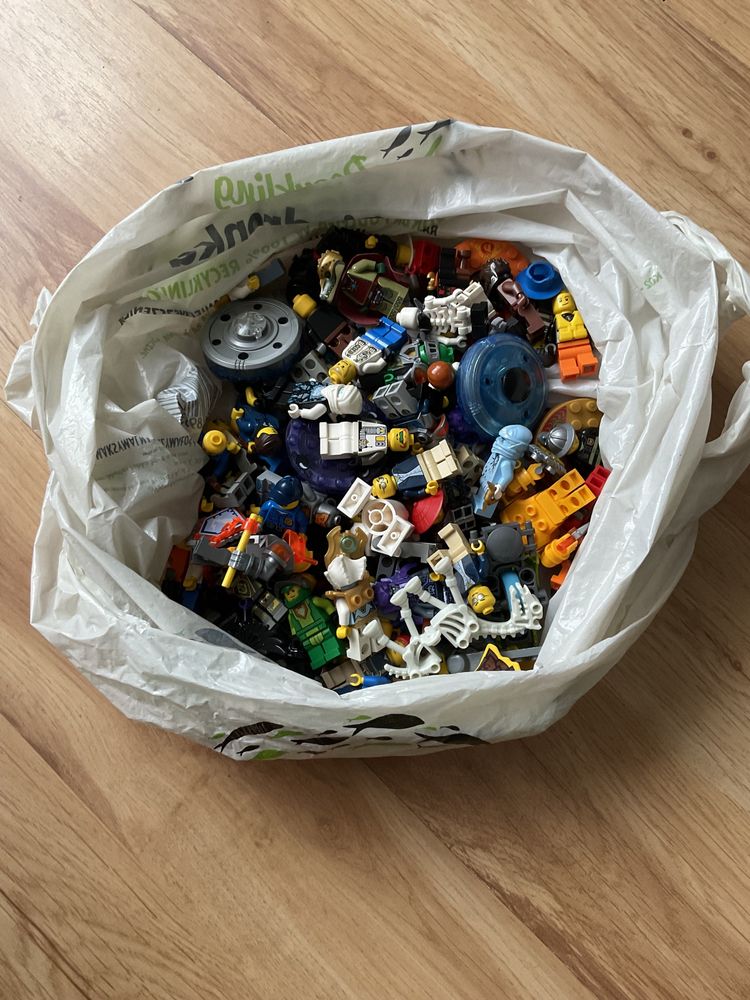 LEGO oryginalne około 9kg i FIGURKI   Okazja
