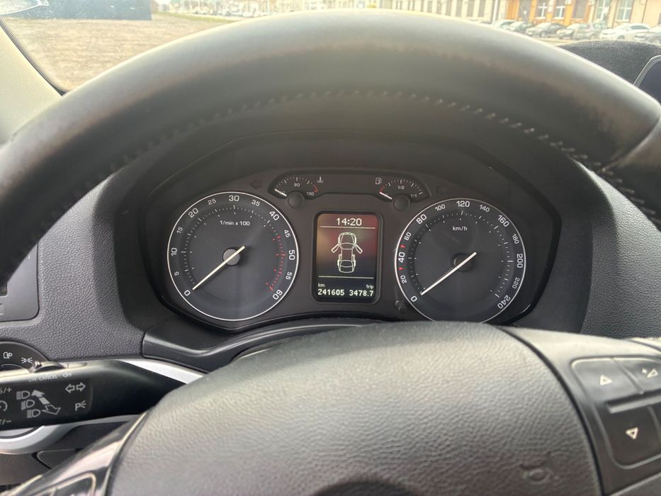 Шкода Октавія Скаут для військових