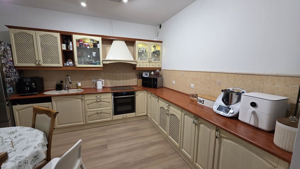 Zestaw mebli kuchennych