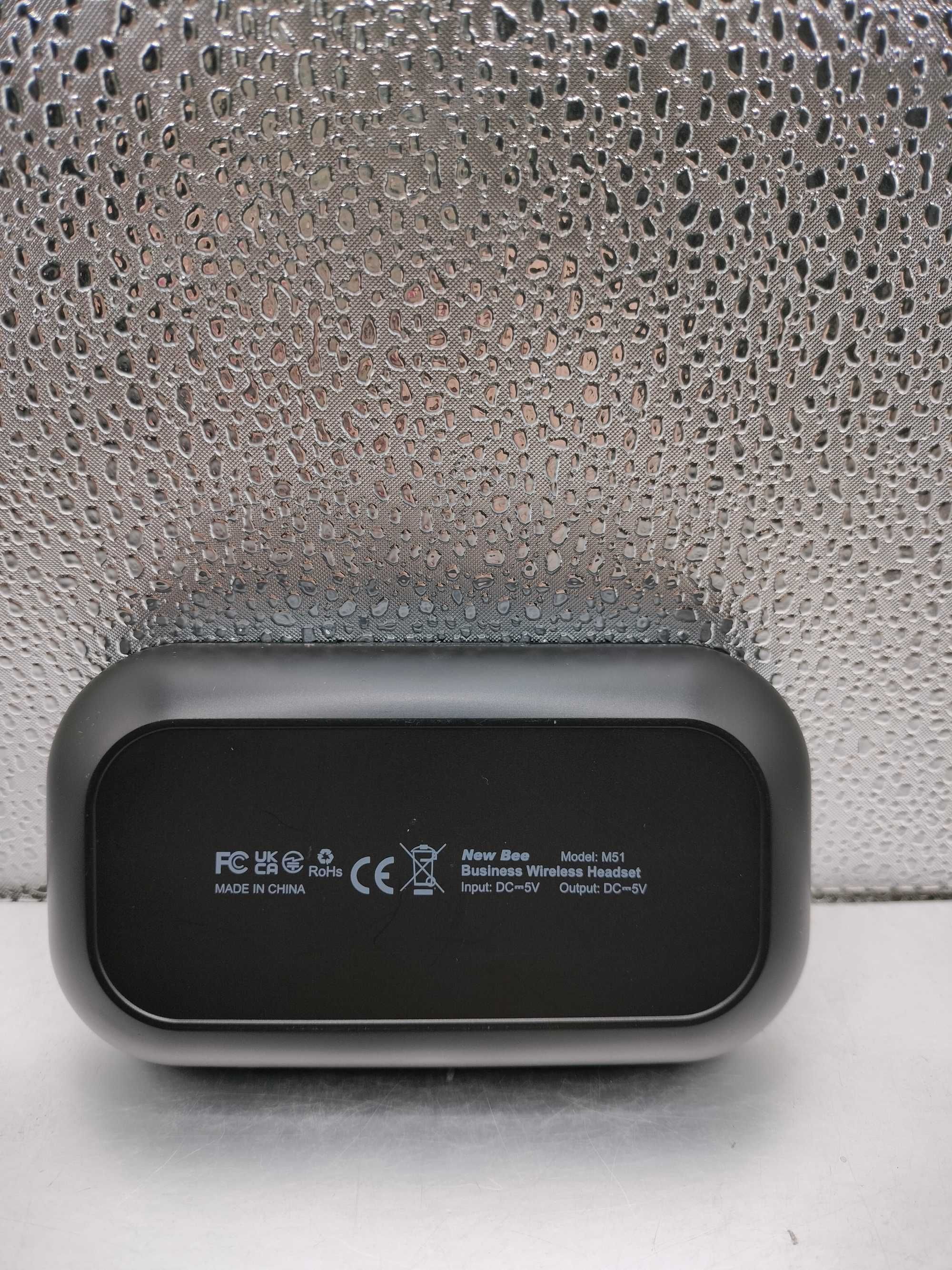 Bezprzewodowa słuchawka do ucha New Bee  M51 bluetooth 5.2 czarna