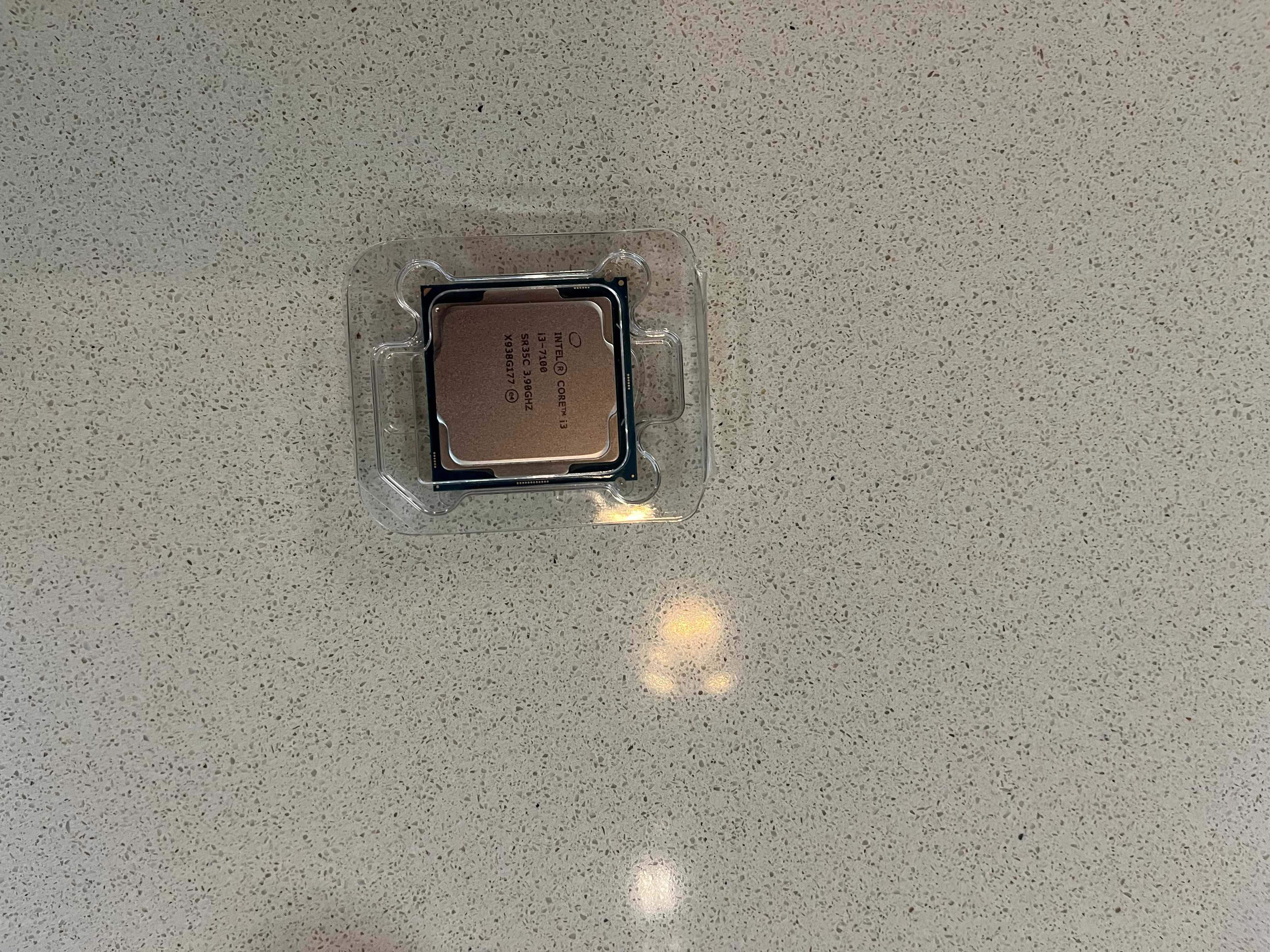 Procesor Intel Core i3-7100 BOX