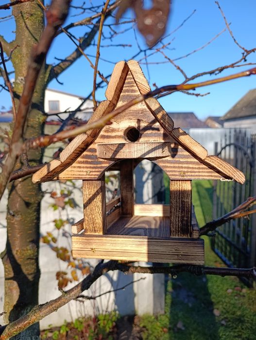 Karmnik dla ptaków góralski drewniany opalany wiszący