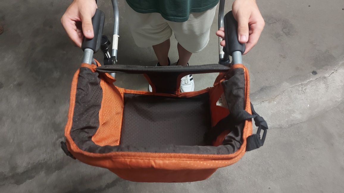 Cadeira de mesa para bebé