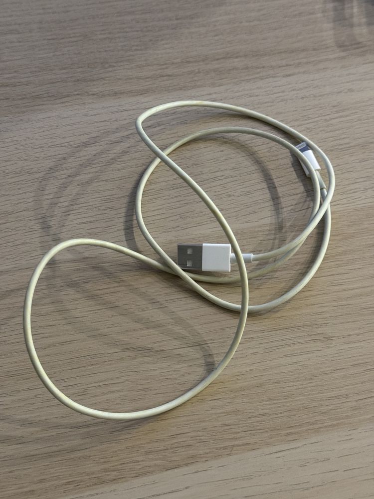 Kabel ładujący Apple (oryginal, 1m, USB-to-Lightning)