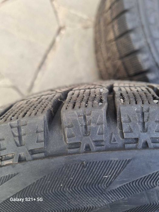 Зимові шини Bridgestone Blizzak Revo GZ