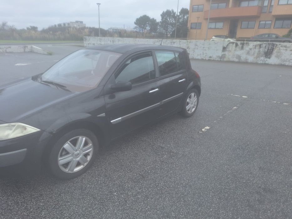 Vendo ou troco por mota Renault Megane 2004