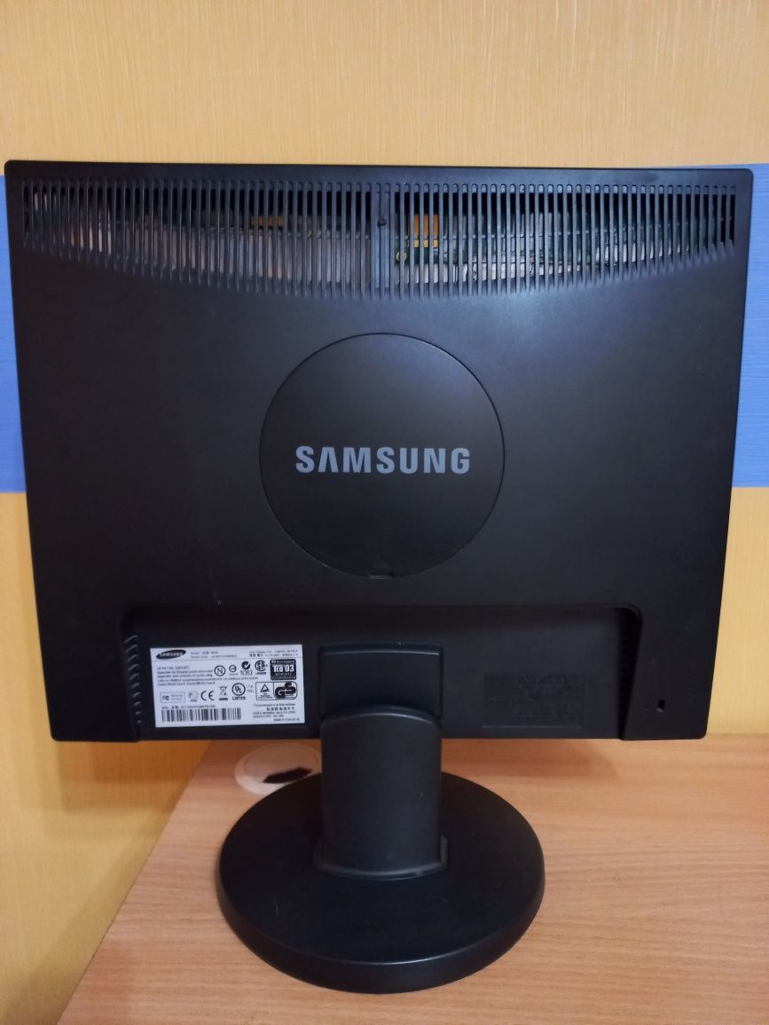 Samsung syncmaster 943n