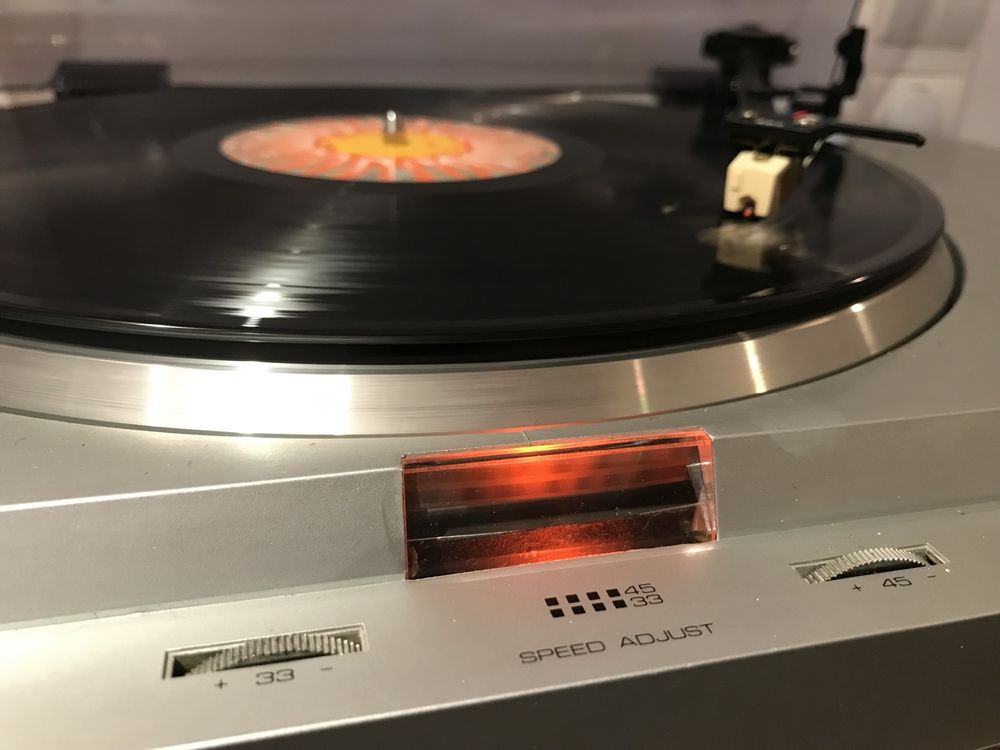 Gira-discos vinil Benytone M2600P vintage