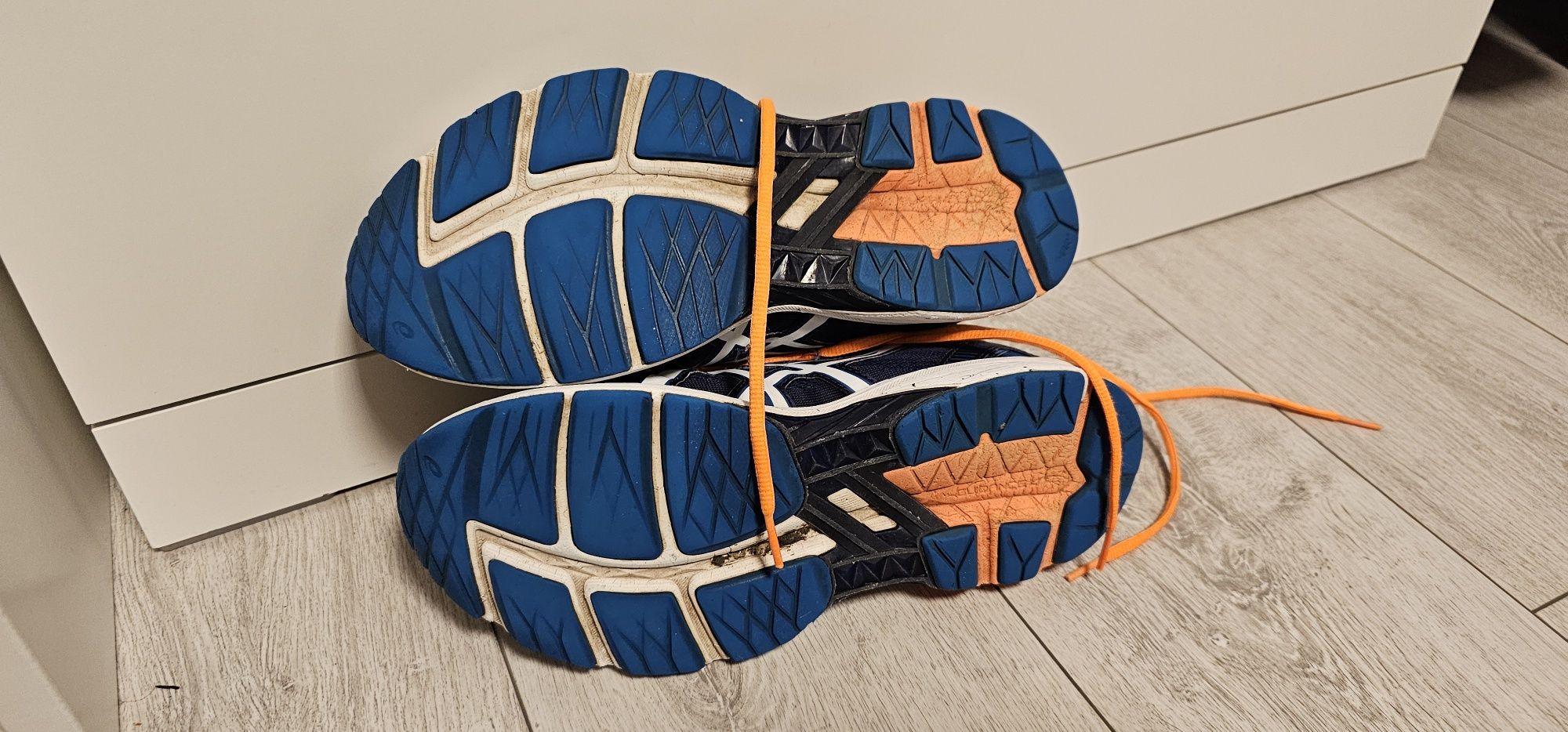 ASICS GT 1000 męskie buty sportowe rozmiar 42 wkładka 26,5cm