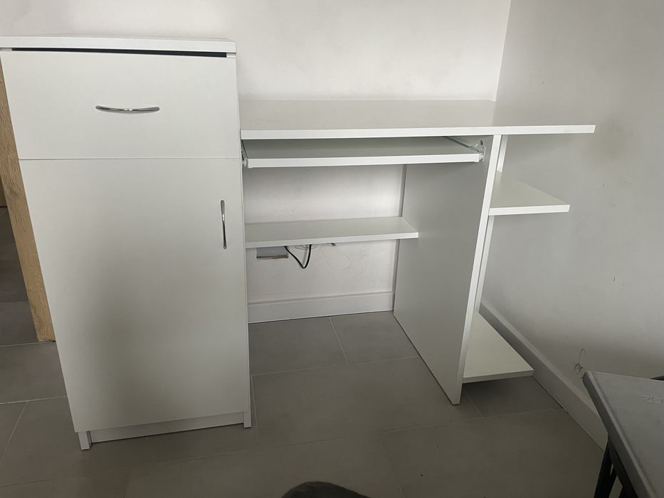 Biurko troche zniszczone