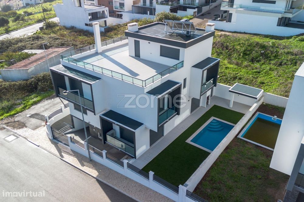 Moradia luxuosa T7 à venda em Famões