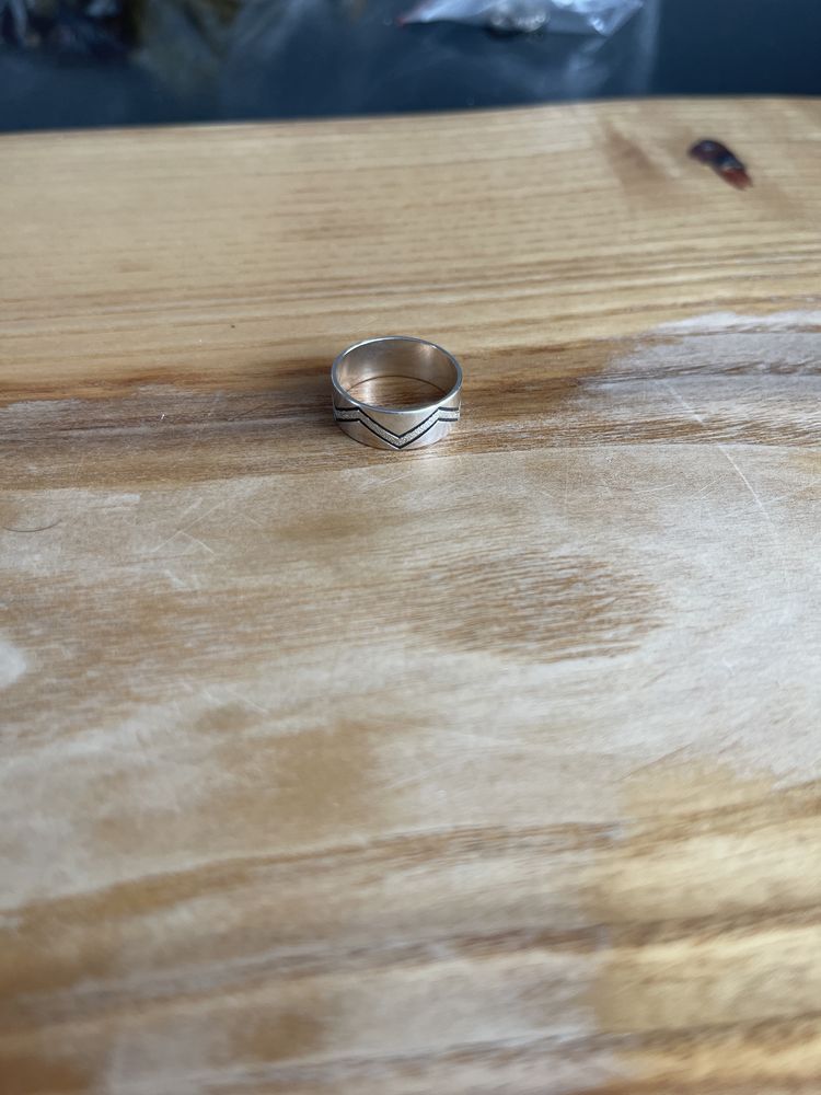 Srebrna obrączka / pierścionek z zygzakiem