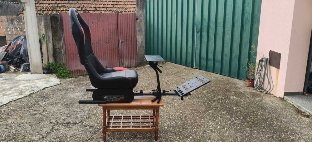 Cockpit corsa driving em excelente estado