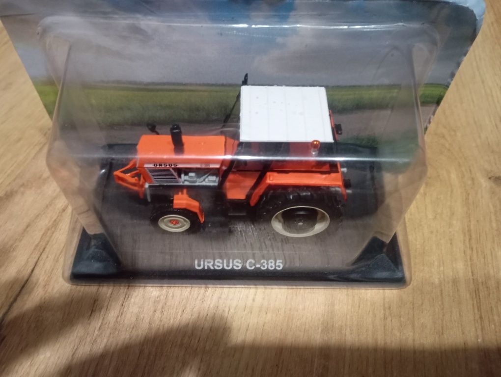 Model Ursus C-385