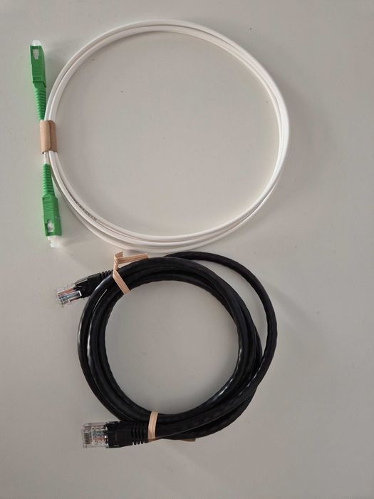 Pigtail światłowodowy o długości 2 m i średnicy kable 2 mm