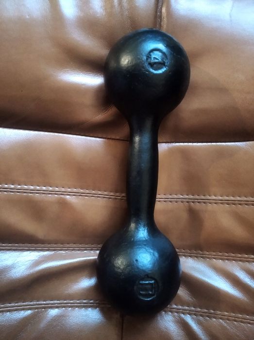 Гантели литые по 2, 3 и 4 кг. Гири для фитнеса.