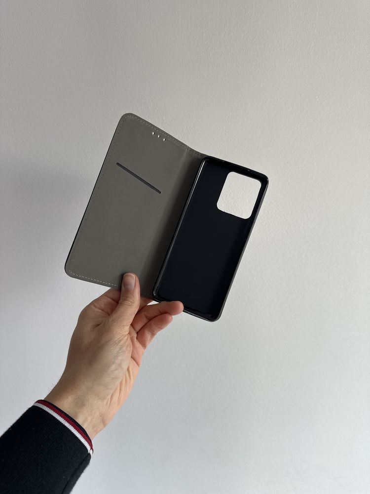 Etui zamykane czarne do Motorola Edge 40 neo