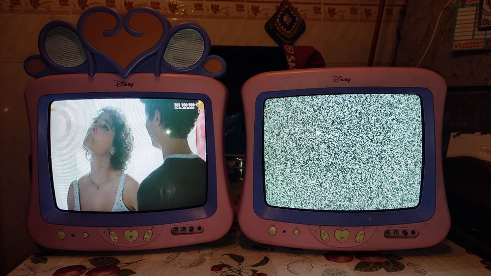 2 TV Retro Disney Princess – Raridade!