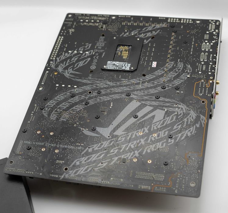 Asus ROG STRIX Z790-E Gaming Wi-Fi s1700, Z790, PCI-Ex16 (з нюансом)