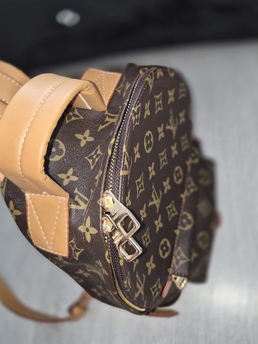 Louis Vuitton nowy sredni elegancki logowany plecak