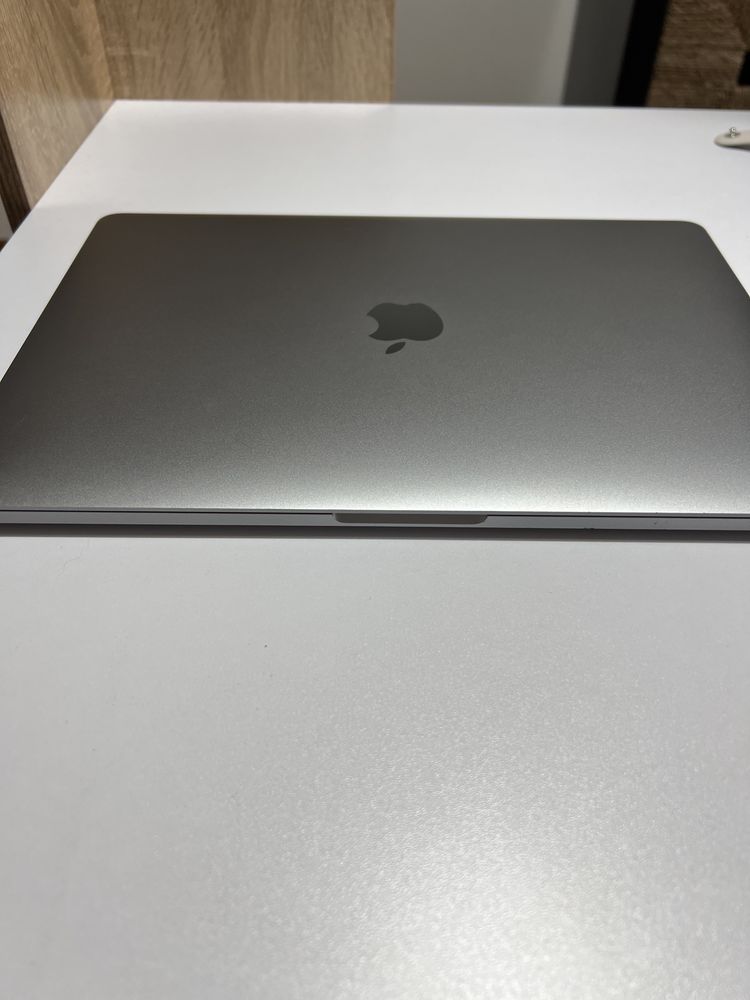 MacBook Pro 13” A1708 – Para Reparar – 120€ (negociável)