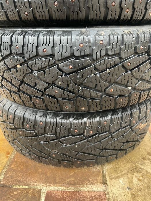 Резина шини Nokian зима 195/70 r15 c